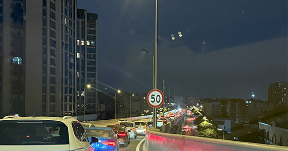 如何查询域名是在哪注册的